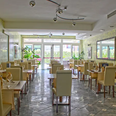 Hotel Villa Tirreno-3